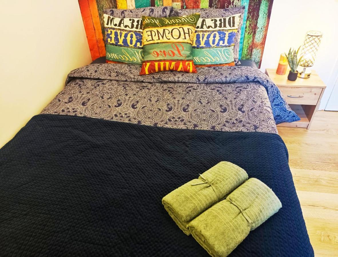 By Port Vell Rooms Barcellona Esterno foto