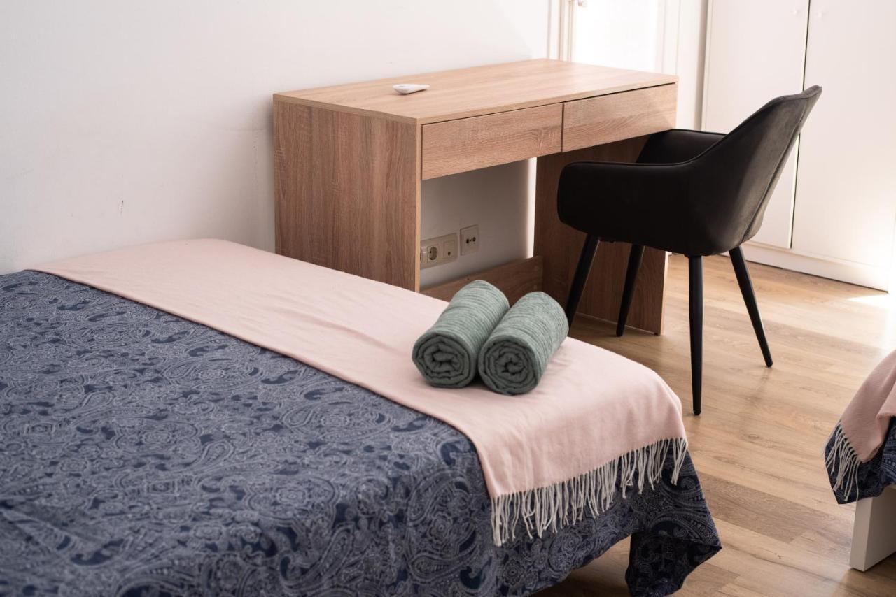 By Port Vell Rooms Barcellona Esterno foto